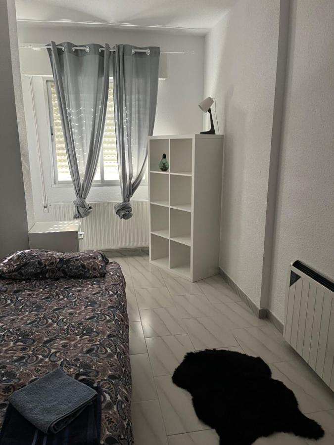 New York Apartment อัลกาลาเดเอนาเรส ภายนอก รูปภาพ